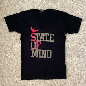 ADAPT V-NECK TEE
